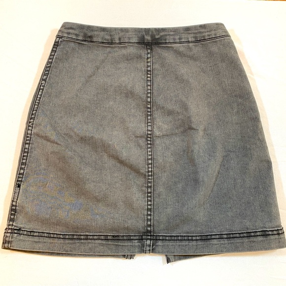Free People Mini Skirt, size 2 - Picture 6 of 9